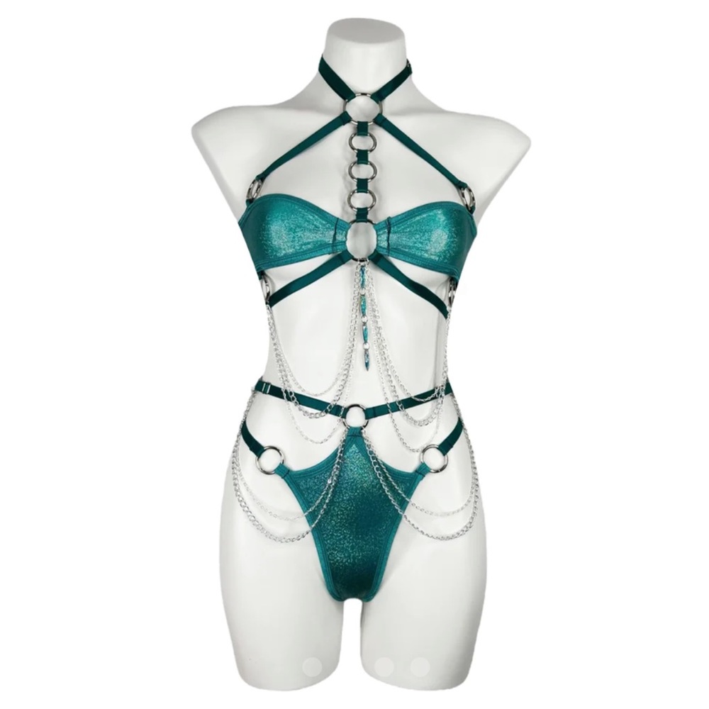 Honeiibeth Delphine Set